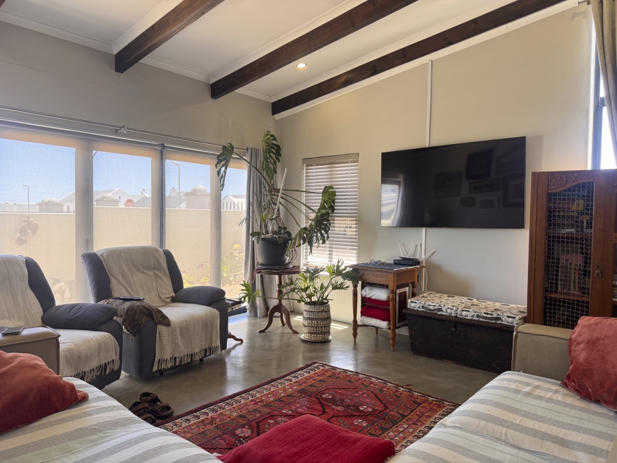 6 Bedroom Property for Sale in Sunset Estate Western Cape